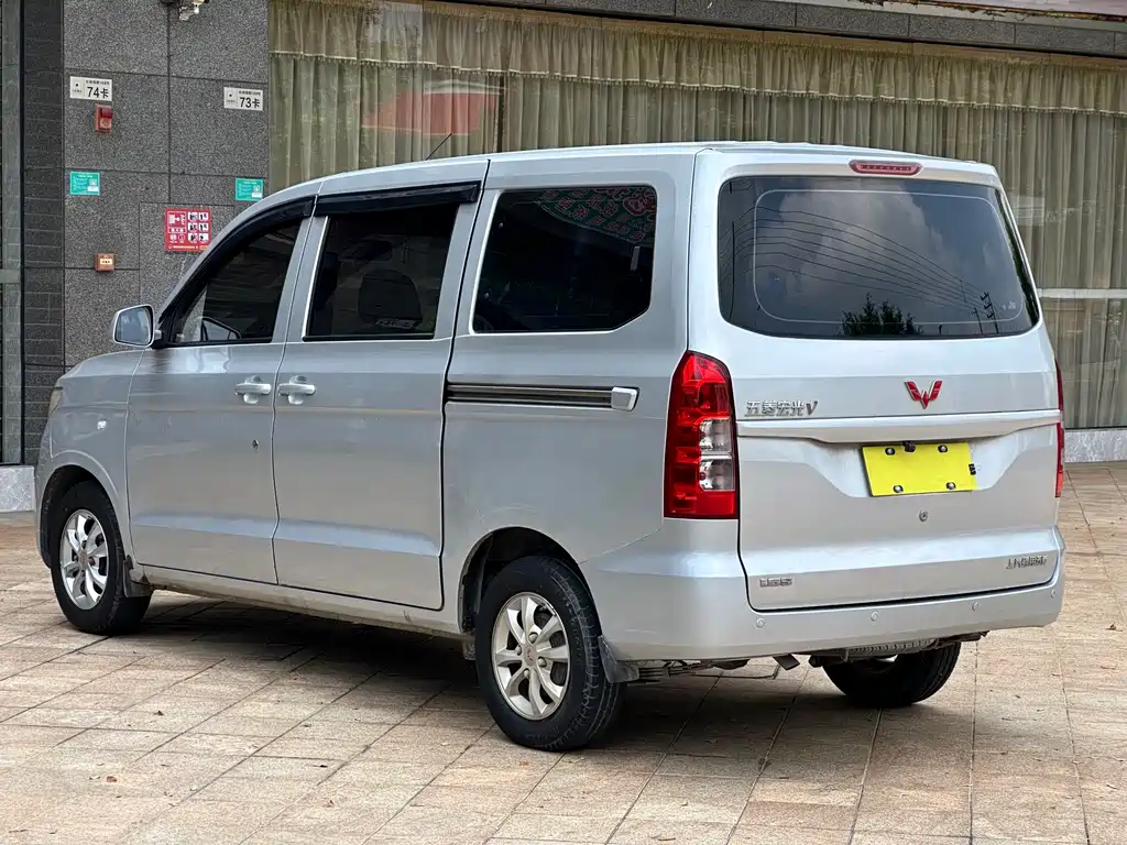 Wuling Hongguang V 2021 1.5L facelift version LAR купить на сайте DeffCars