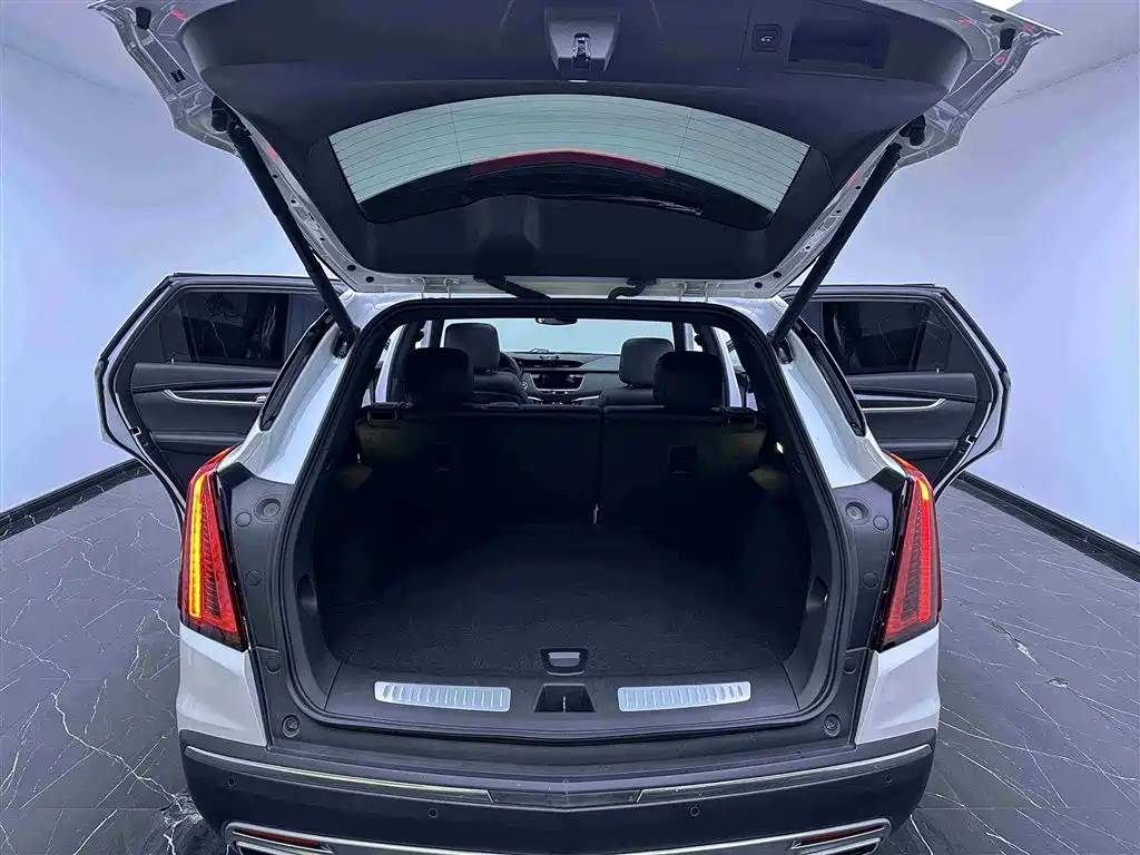 Cadillac XT5 2022 2.0T two-wheel drive luxury model купить на сайте DeffCars