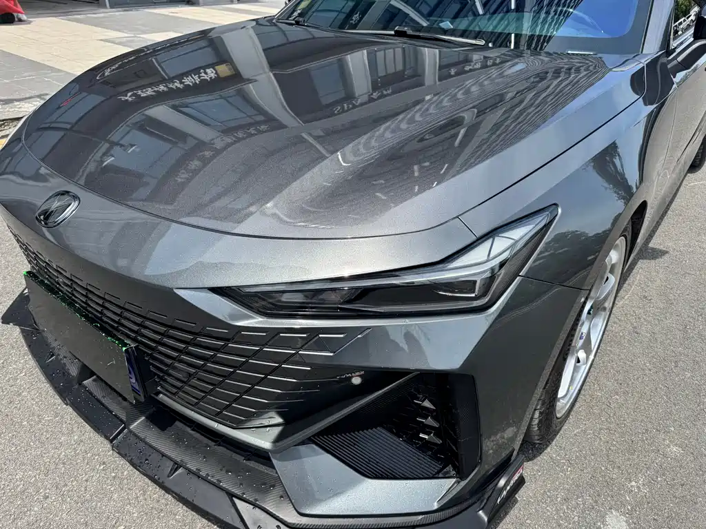 Changan UNI-V 2023 1.5T Premium купить на сайте DeffCars