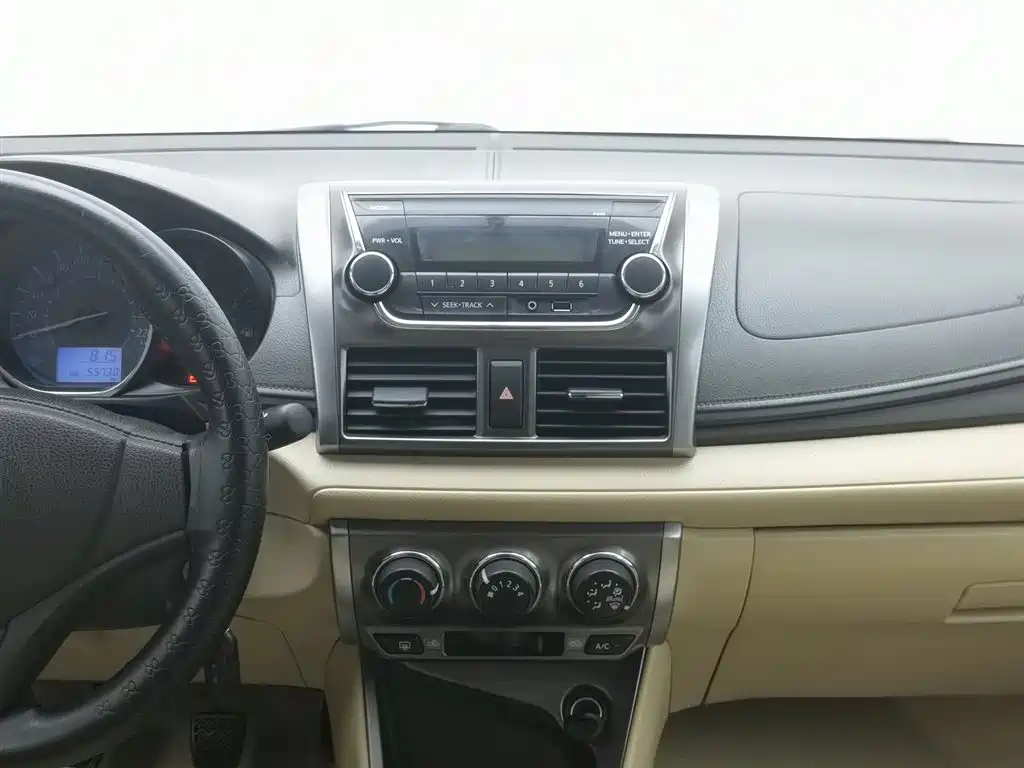 YARiS L 2014 1.3E manual charm version купить на сайте DeffCars