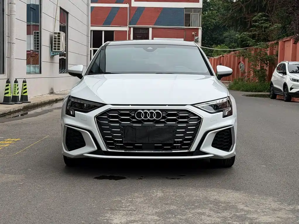 Audi A3 2023 facelift Sportback 35 TFSI stylish and sporty купить на сайте DeffCars