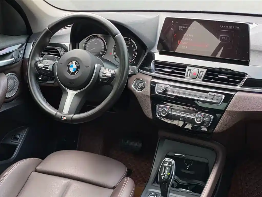 BMW X1 2021 sDrive25Li Leading Model купить на сайте DeffCars