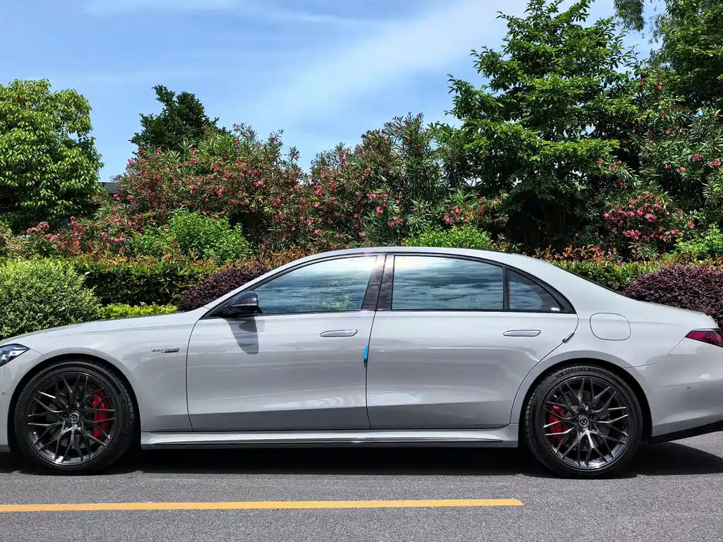 Mercedes-Benz S-Class AMG New Energy 2024 AMG S 63 L E Performance First Edition купить на сайте DeffCars
