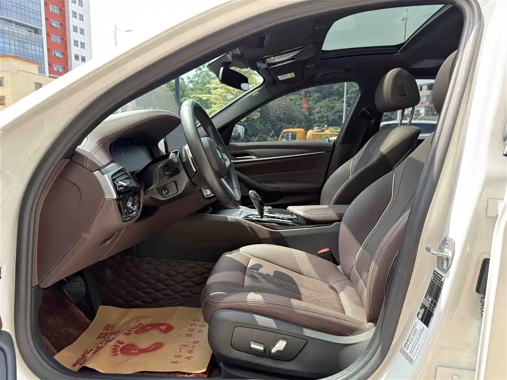 BMW 5 Series 2022 facelift 2 530Li leading M sports package купить на сайте DeffCars