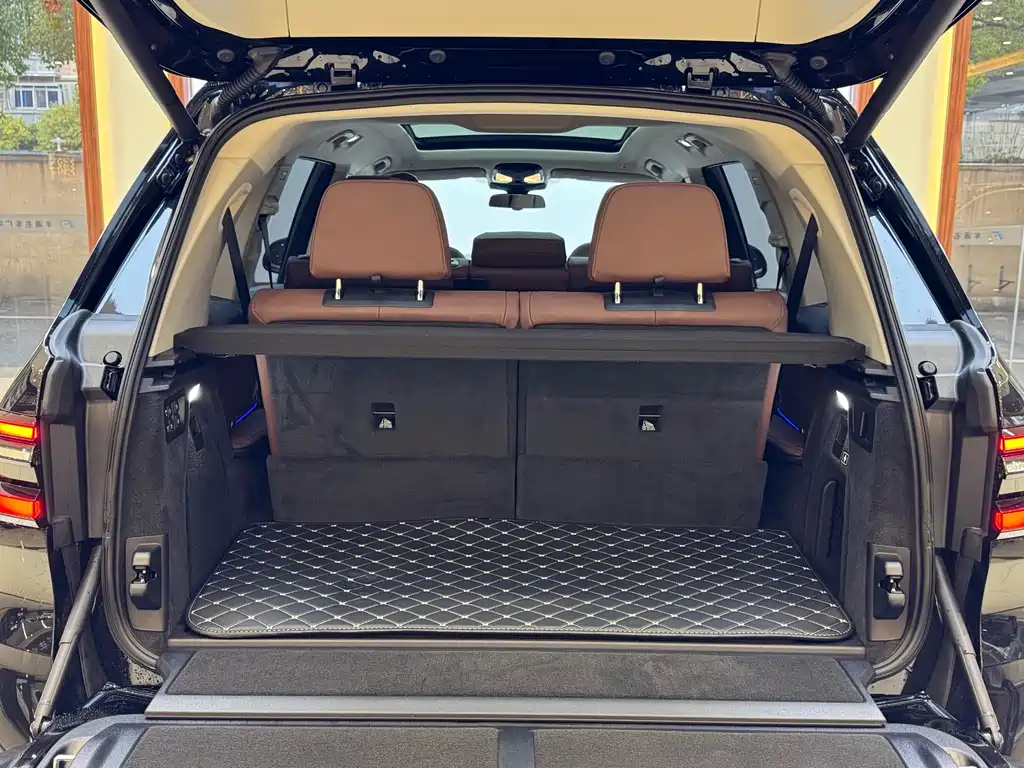 BMW X7 2024 xDrive40i Leading Luxury Package купить на сайте DeffCars