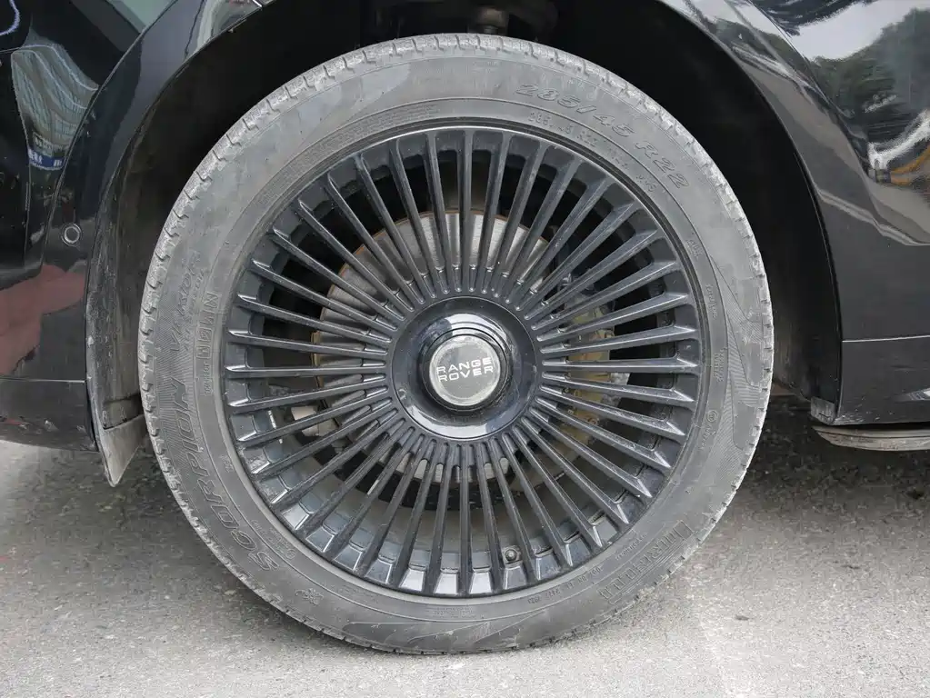 Range Rover Sport 2023 400PS Dynamic SE купить на сайте DeffCars