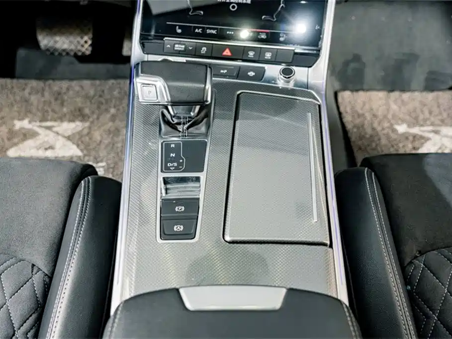 Audi A7L 2024 45TFSI quattro S-line vision type liquid crystal package купить на сайте DeffCars