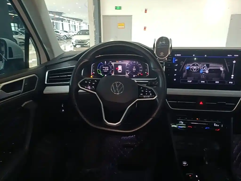 Tiguan L plug-in hybrid 2023 430PHEV plug-in hybrid premium version купить на сайте DeffCars