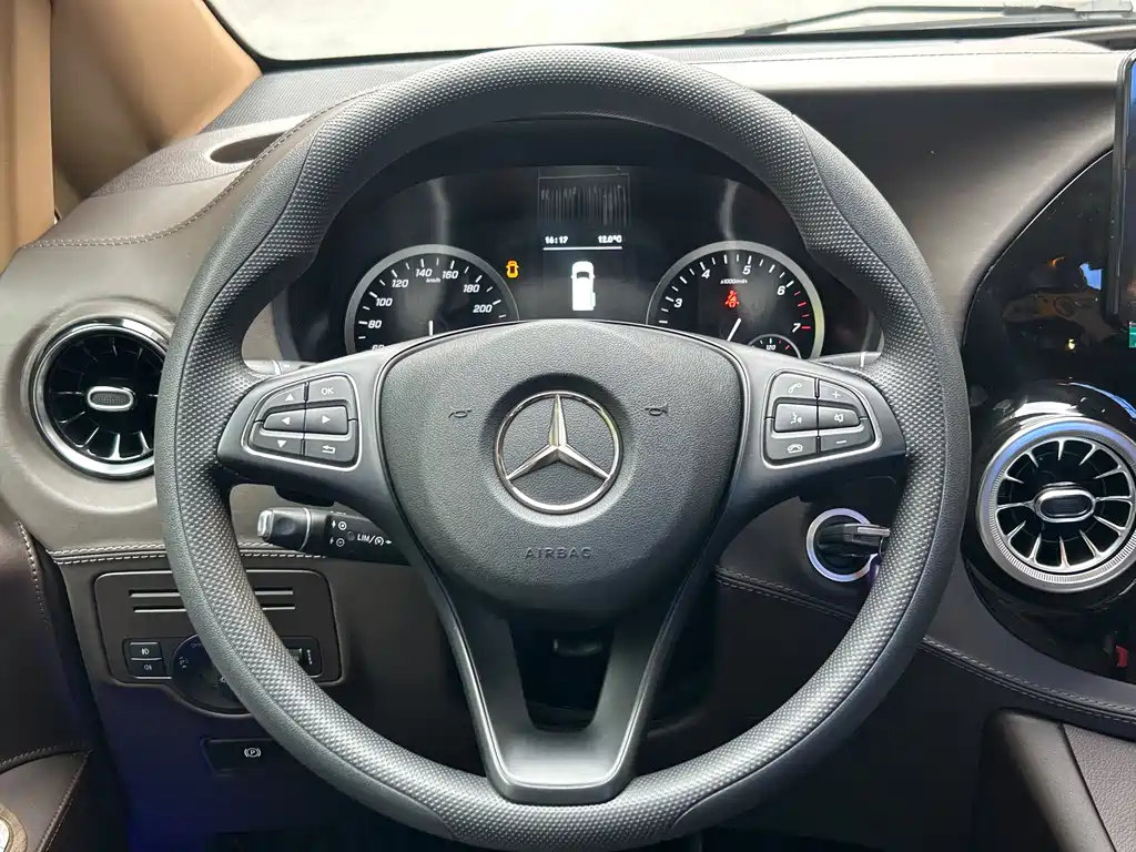 Vito 2023 2.0T Business Edition 7 seats купить на сайте DeffCars