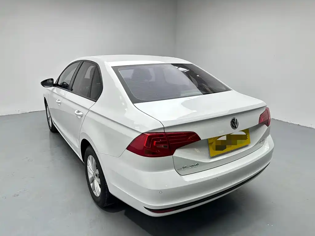 Bora 2018 1.5L manual fashion model купить на сайте DeffCars