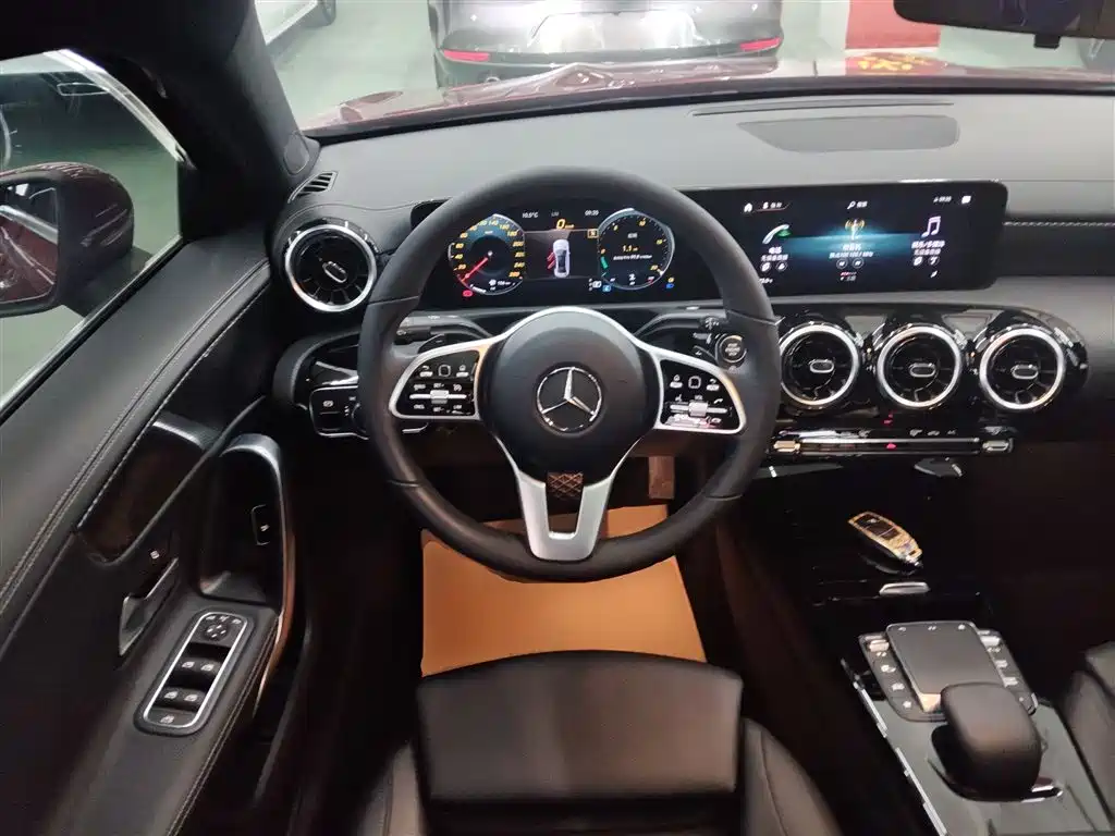 Mercedes-Benz A-Class 2022 A 200 L Sports Sedan Dynamic Type купить на сайте DeffCars