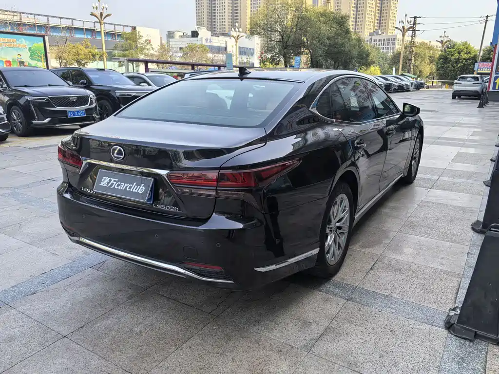 Lexus LS 2021 500h Deluxe Edition купить на сайте DeffCars