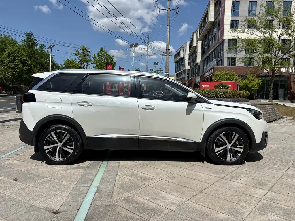 Peugeot 5008 2019 350THP 5-seater elite version купить на сайте DeffCars