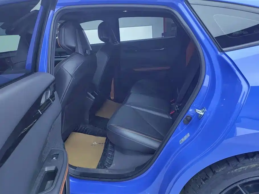 Changan UNI-V 2022 1.5T premium model купить на сайте DeffCars