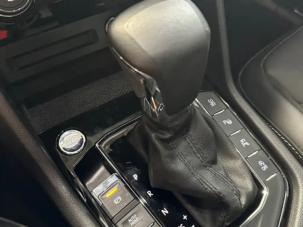Tiguan L 2021 330TSI automatic two-wheel drive R-Line version купить на сайте DeffCars