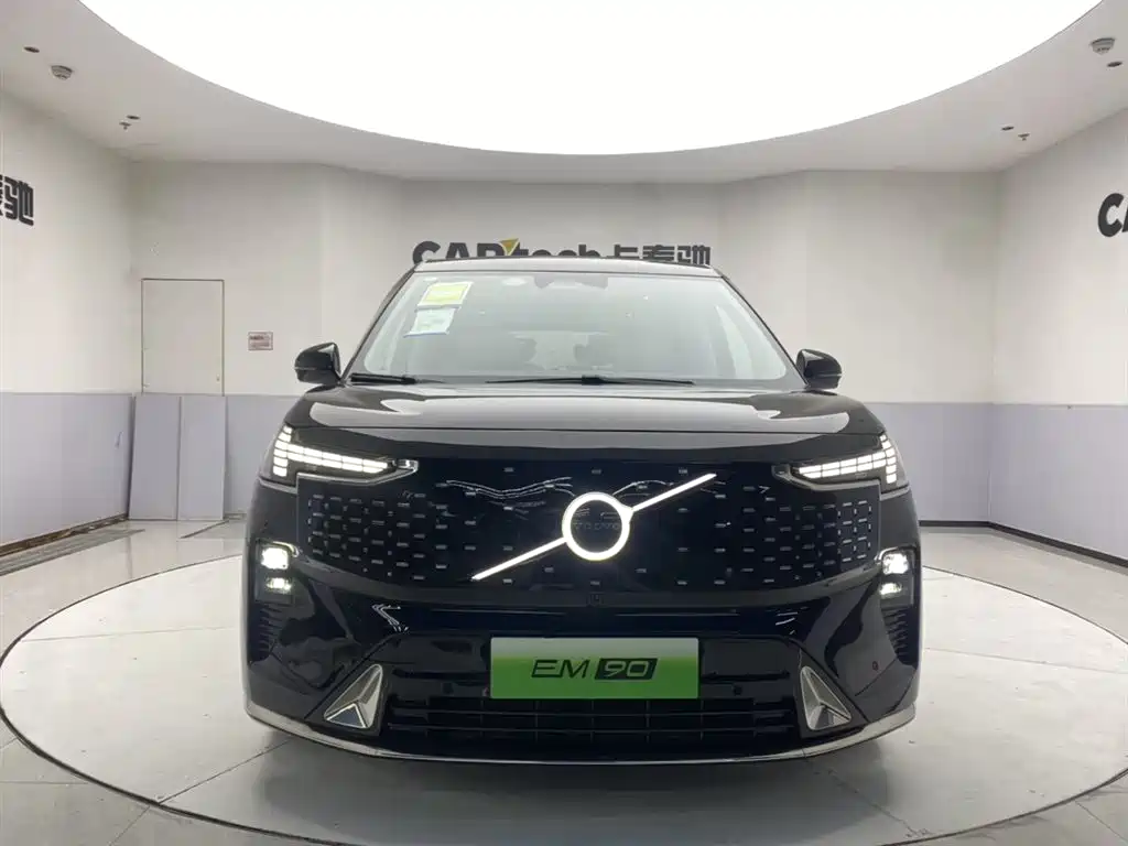 Volvo EM90 2025 Ultra six-seater купить на сайте DeffCars