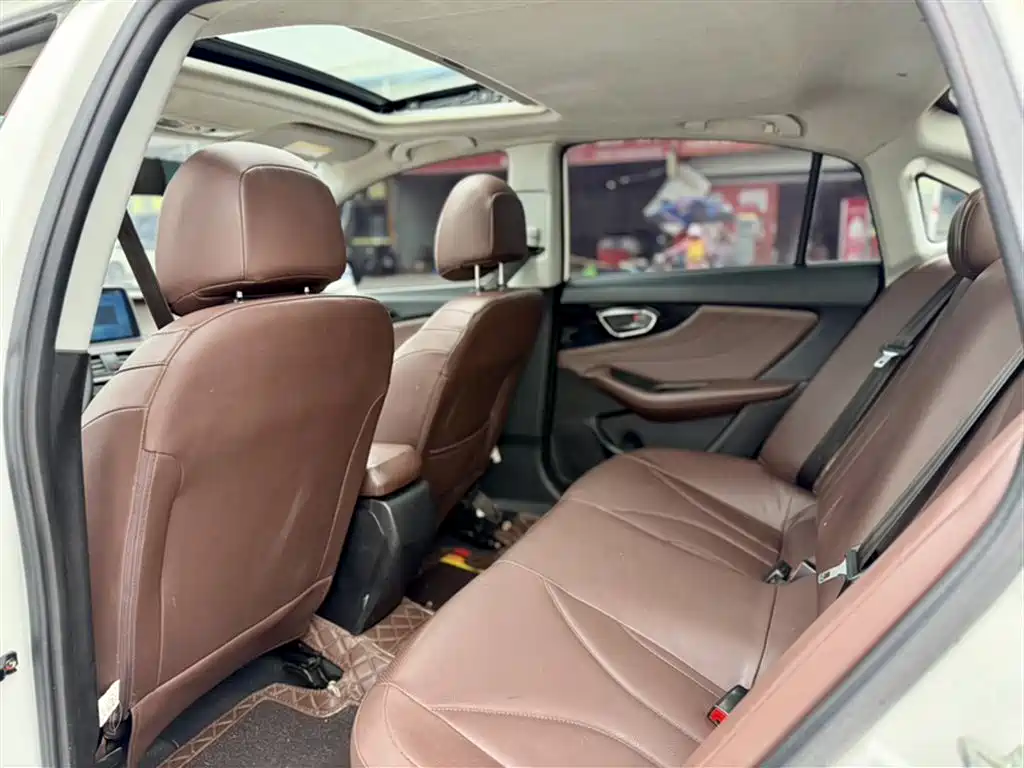 Southeast A5 Wing Dance 2019 1.5L Manual Premium Edition National V купить на сайте DeffCars