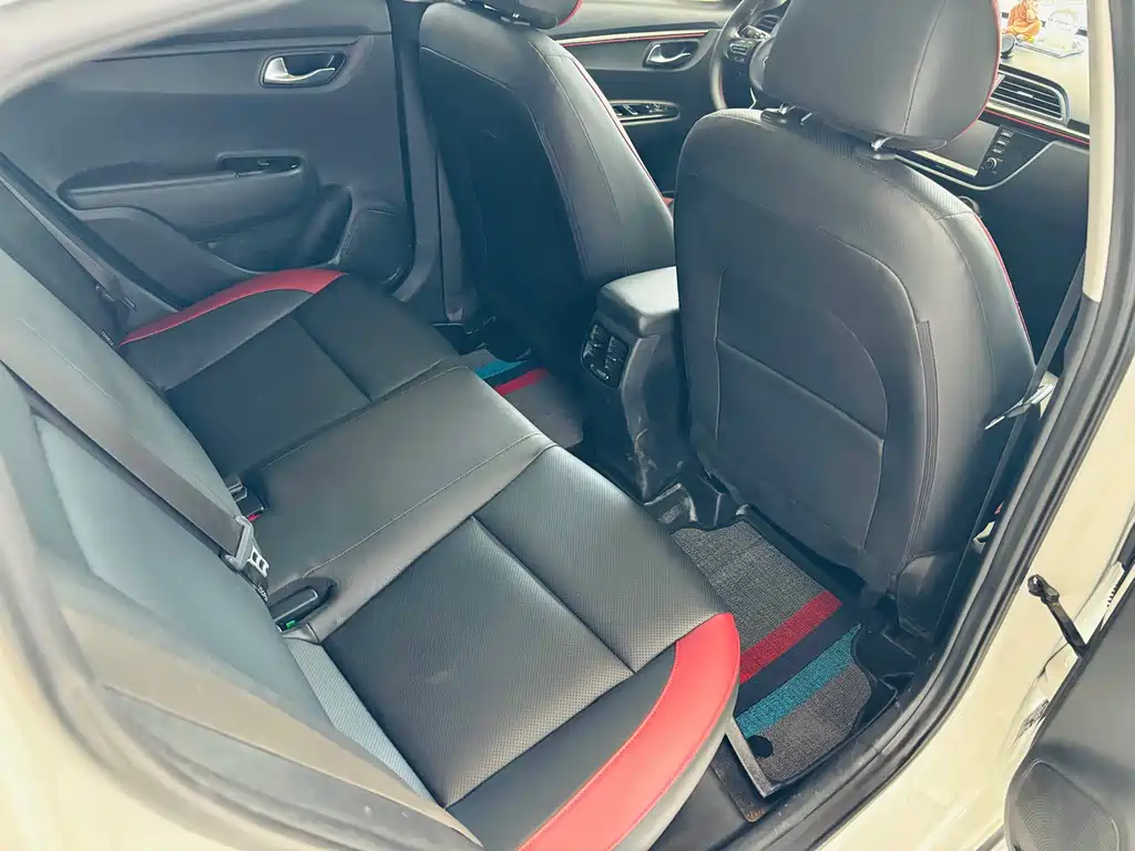 KX CROSS 2018 1.6L automatic smart sunroof version купить на сайте DeffCars