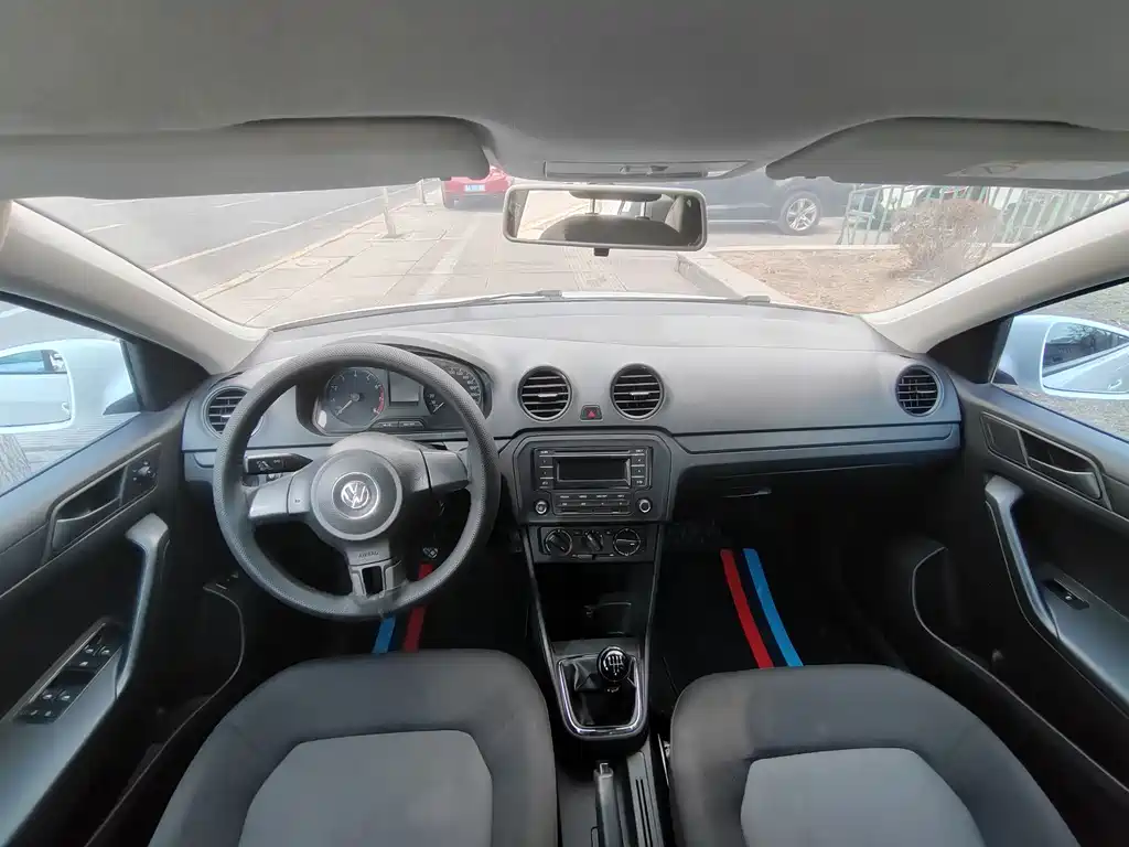 Jetta 2015 1.6L manual comfort model купить на сайте DeffCars
