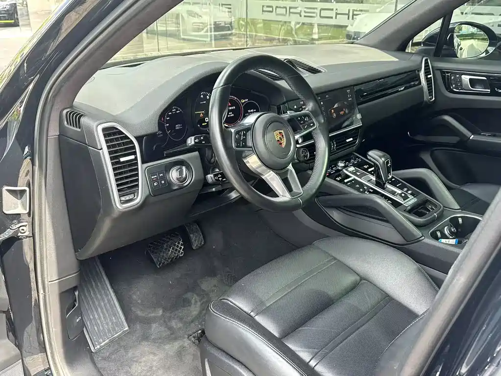 Cayenne New Energy 2021 Cayenne E-Hybrid 2.0T купить на сайте DeffCars