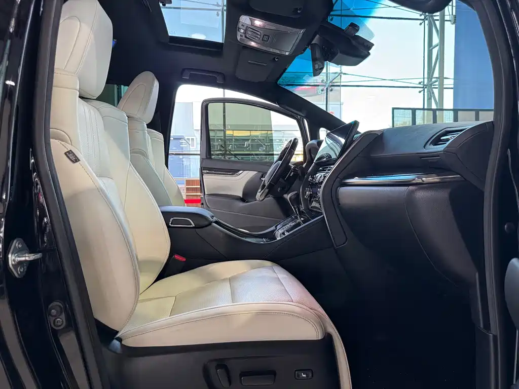 Lexus LM 2020 300h seven-seater elegant version купить на сайте DeffCars