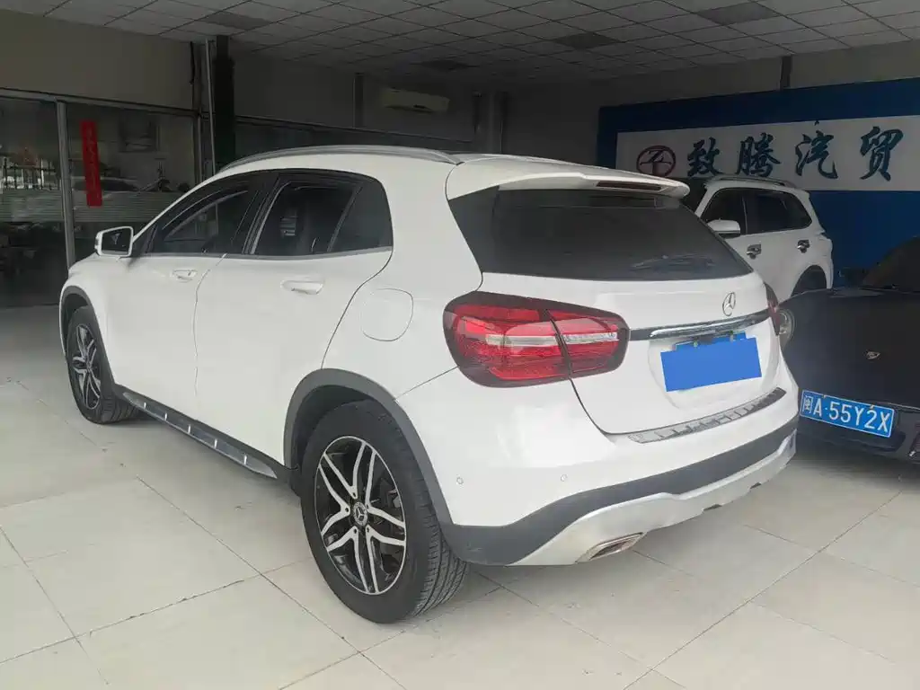 Mercedes GLA 2017 200 Fashion Edition купить на сайте DeffCars