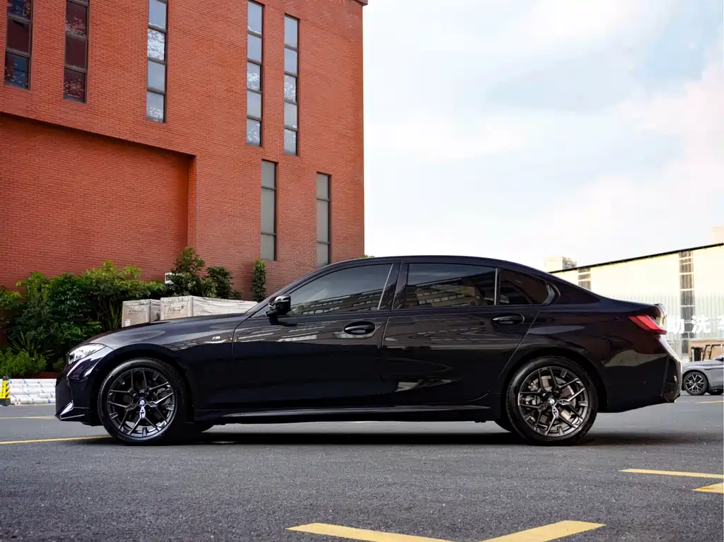 BMW 3 Series 2025 330Li M Sports Night Package купить на сайте DeffCars