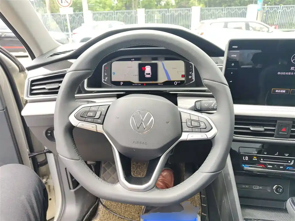 Tiguan L 2024 Outstanding Model 300TSI Automatic Two-wheel Drive Dragon Edition купить на сайте DeffCars