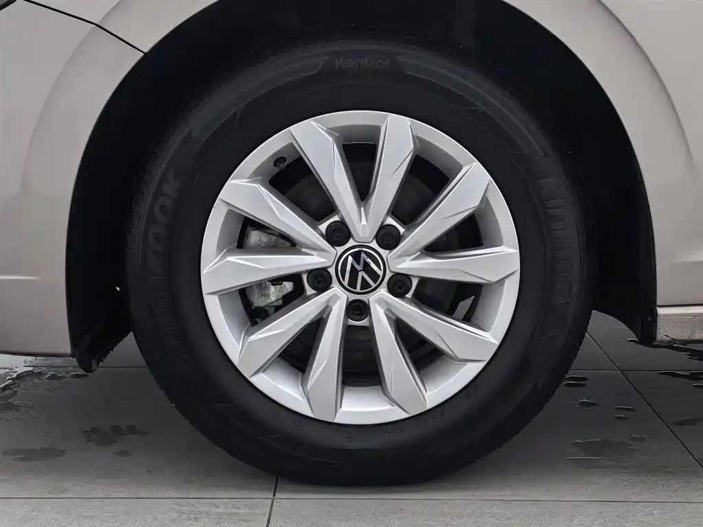 Bora 2021 1.5L automatic fashion smart connected version купить на сайте DeffCars