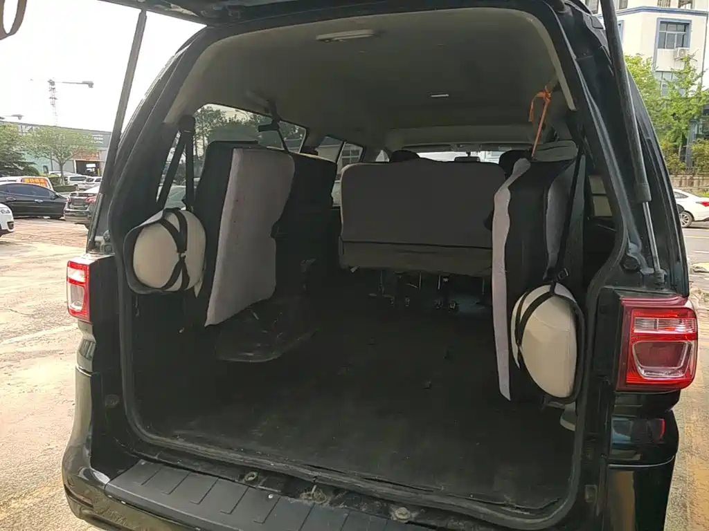 Lingzhi 2022 M5L 1.6L practical 7 seats купить на сайте DeffCars