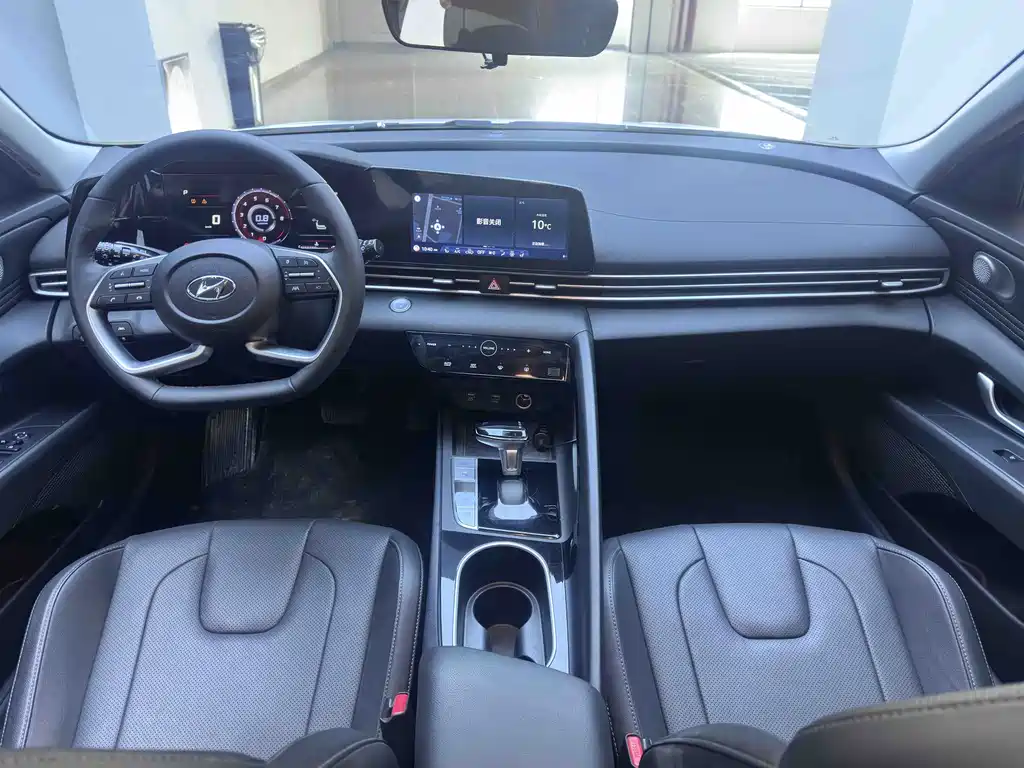 Elantra 2022 1.5L CVT LUX Premium Edition купить на сайте DeffCars