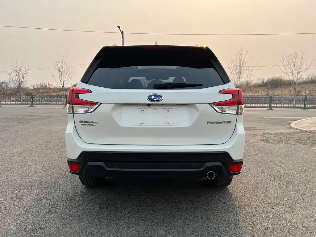 Forester 2022 2.0i AWD Deluxe Edition EyeSight купить на сайте DeffCars