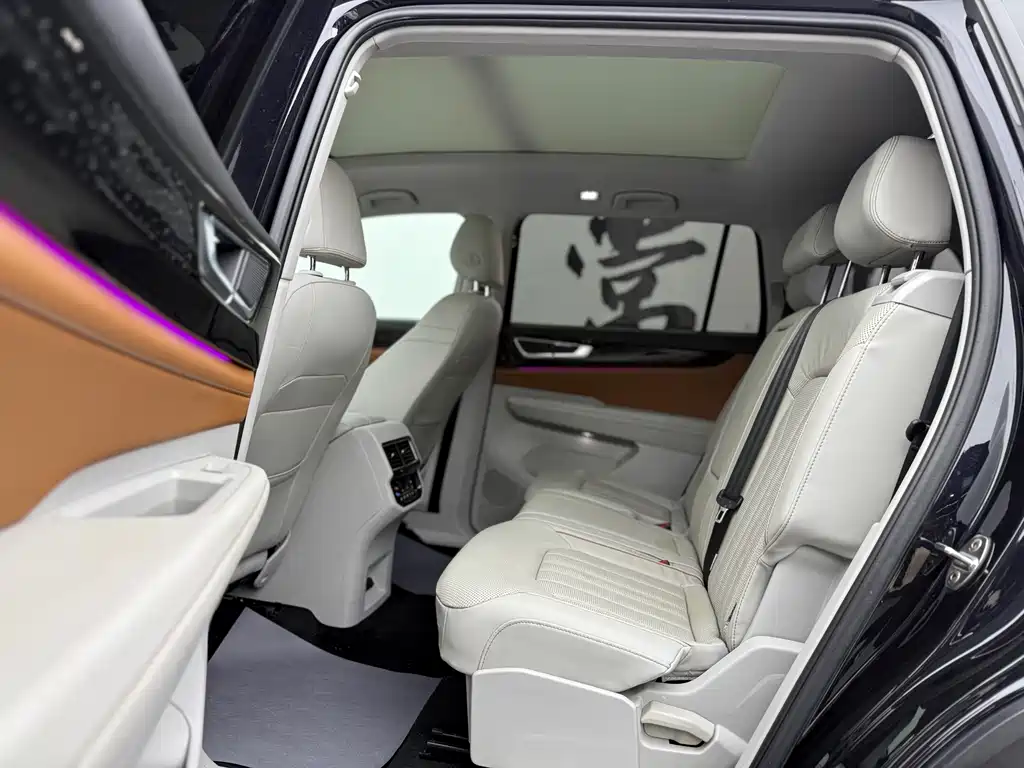 Touron 2022 330TSI two-wheel drive luxury version купить на сайте DeffCars