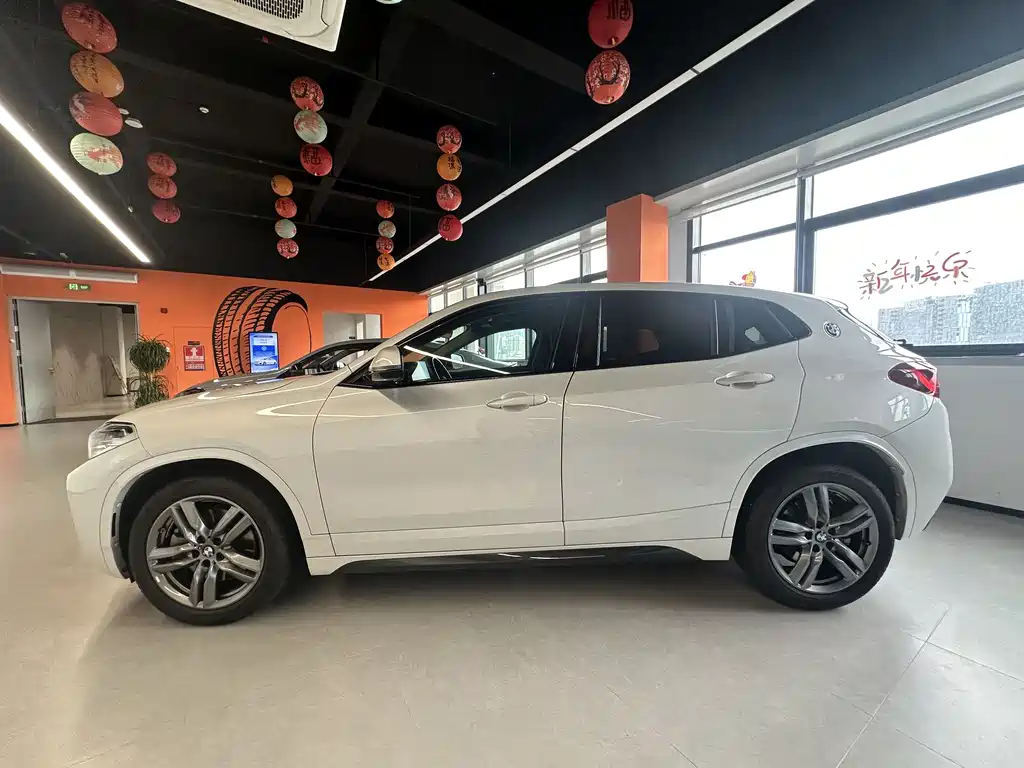 BMW X2 2021 sDrive25i Leading M Off-Road Package купить на сайте DeffCars