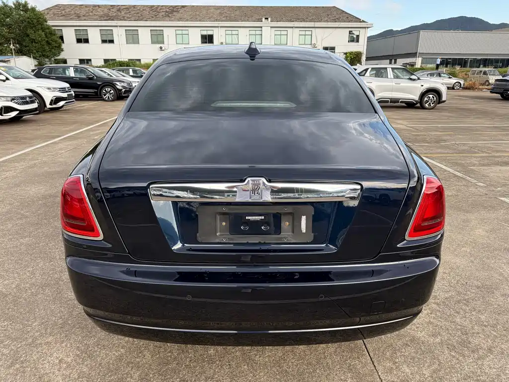 Ghost 2018 6.6T long wheelbase version купить на сайте DeffCars