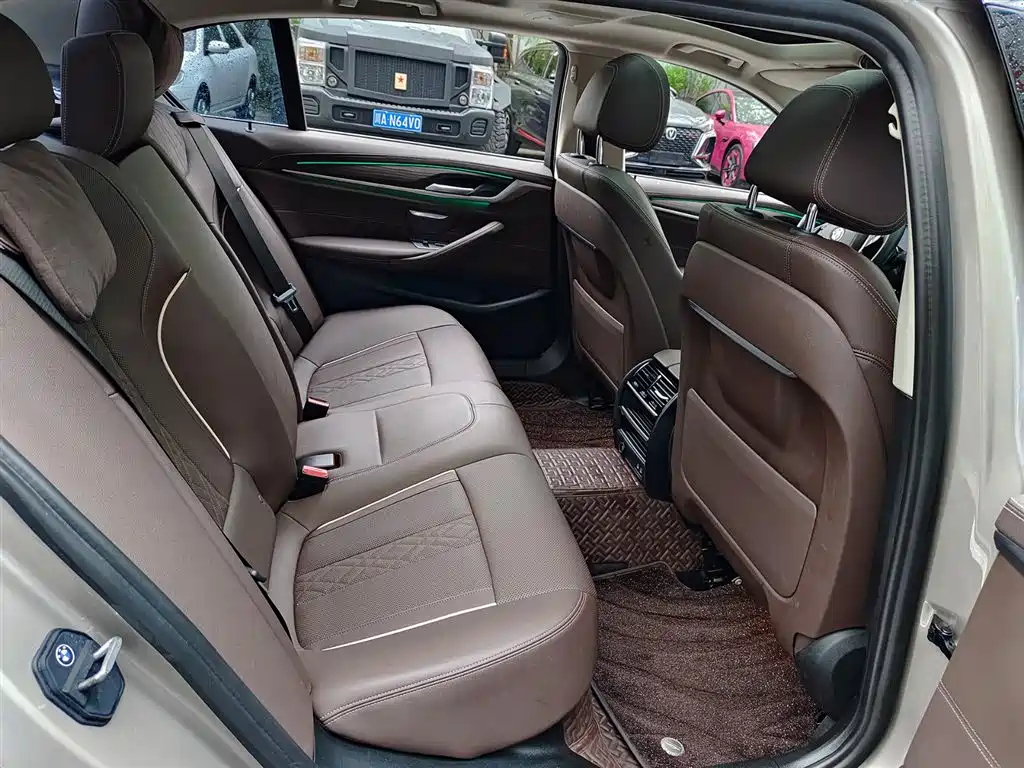 BMW 5 Series New Energy 2021 535Le Luxury Package купить на сайте DeffCars