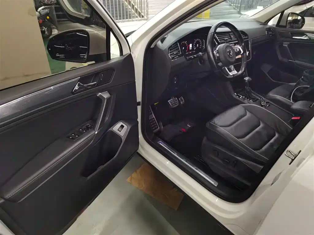 Tiguan L 2019 facelift 330TSI automatic two-wheel drive R-Line flagship version National VI купить на сайте DeffCars