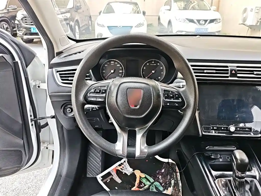 Roewe i5 2019 1.5L automatic 4G Internet Langham Edition купить на сайте DeffCars