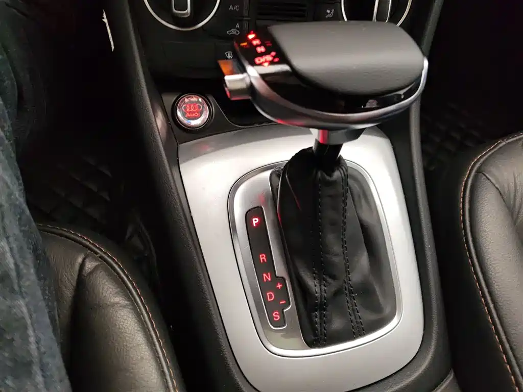 Audi Q3 2018 30th Anniversary Model 30 TFSI Fashion Model купить на сайте DeffCars