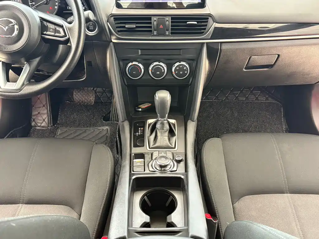 Mazda CX-4 2021 2.0L automatic two-wheel drive Blue Sky Vitality Edition купить на сайте DeffCars