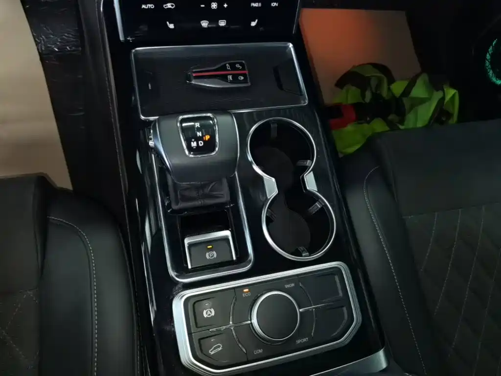 Hongqi HS7 2021 2.0T DCT two-wheel drive smart connected flagship edition купить на сайте DeffCars