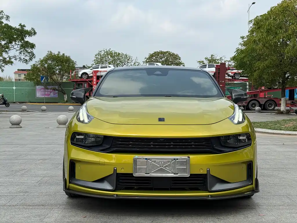 Lynk & Co 03 2021 03+ 2.0TD automatic performance package version купить на сайте DeffCars