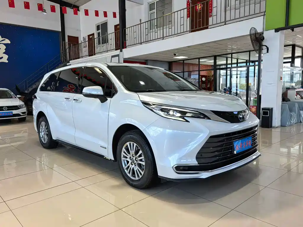 SIENNA 2021 2.5L Hybrid Deluxe Edition купить на сайте DeffCars