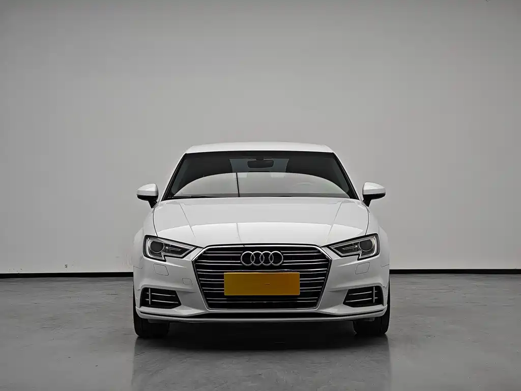 Audi A3 2018 30th Anniversary Limousine 35 TFSI Enterprising купить на сайте DeffCars