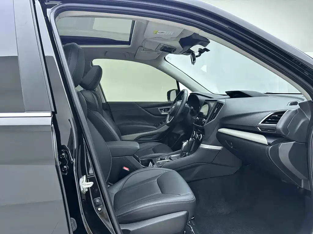 Forester 2022 2.0i AWD Deluxe Edition EyeSight купить на сайте DeffCars