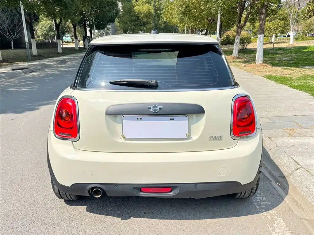 MINI 2018 1.5T ONE PLUS купить на сайте DeffCars