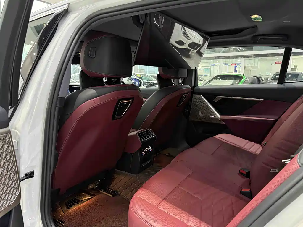 BMW 5 Series 2025 530Li Exclusive M Sports Package купить на сайте DeffCars