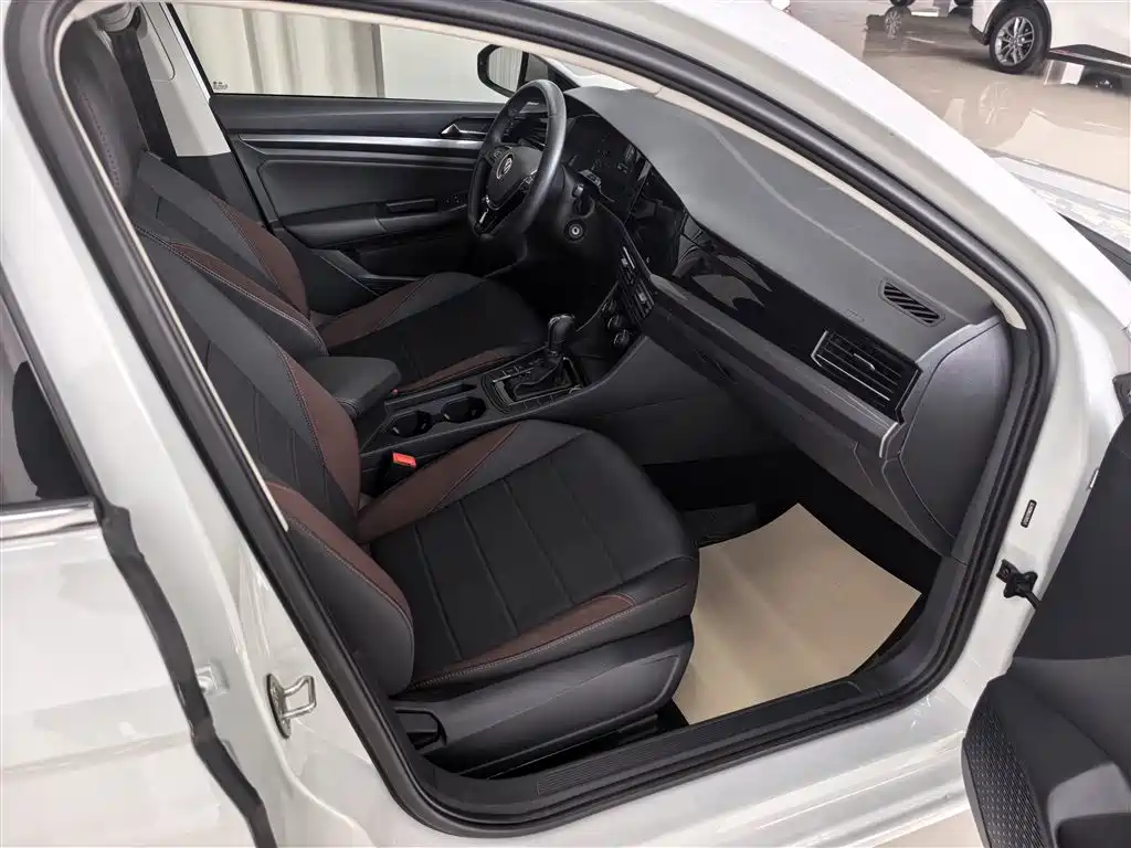 Bora 2021 1.5L automatic comfort intelligent connected version купить на сайте DeffCars