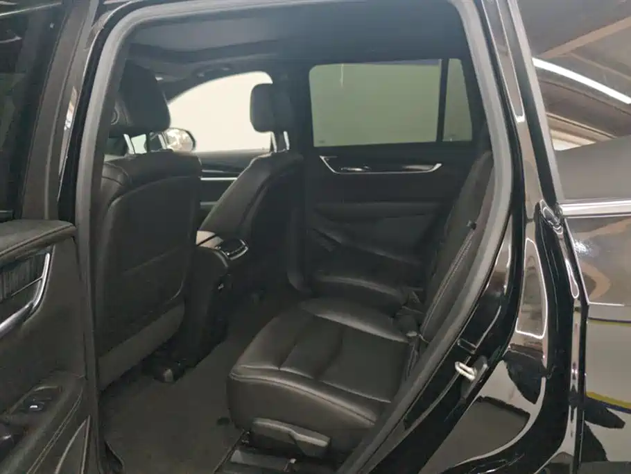 Cadillac XT6 2021 28T six-seat luxury model купить на сайте DeffCars