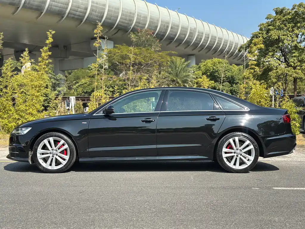 Audi A6L 2018 30th anniversary model 45 TFSI quattro sporty купить на сайте DeffCars